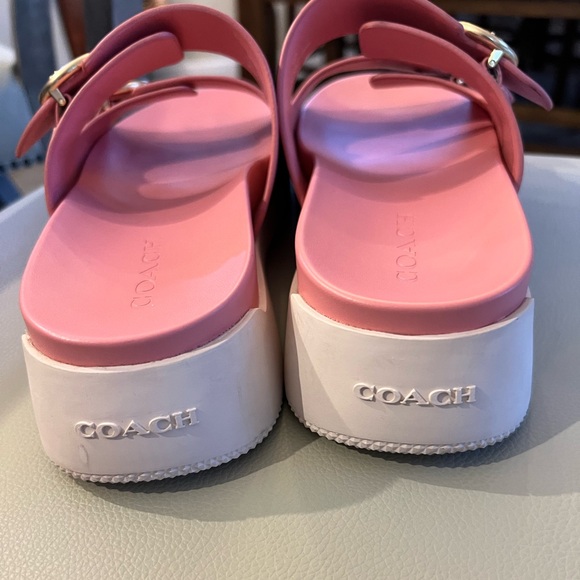 COACH PRETTY 😍 IN PINK SLIDES 9.5 excellent condition Brass detailing - Picture 5 of 10
